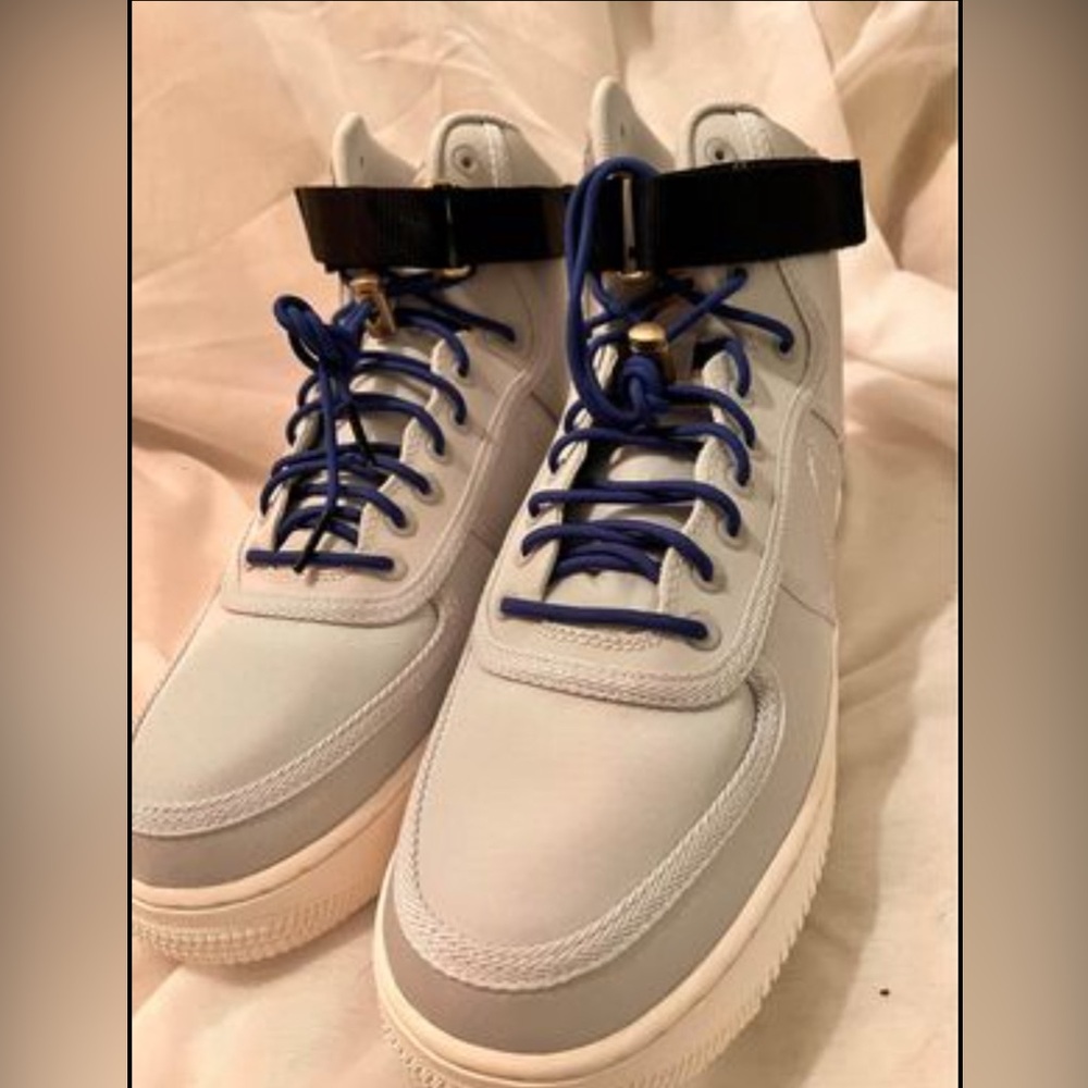 New (unworn) Nike Air Force 1 07 Lv8 high “moving co”